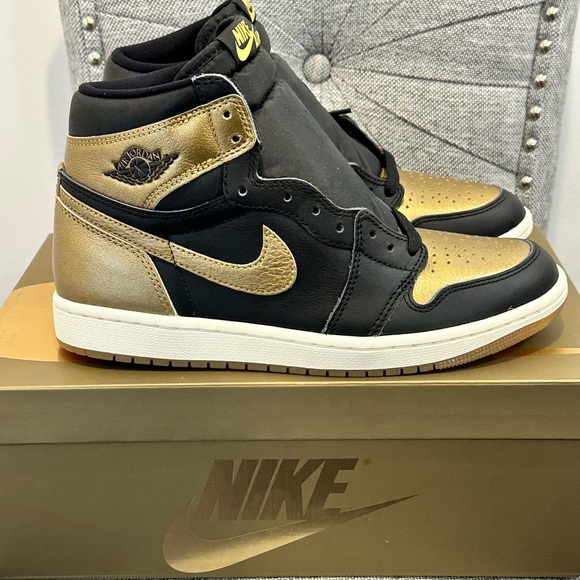 Nike Air Jordan 1 Retro High OG Black Metallic Gold Mens Size 8.5 DZ5485-071 New - Picture 2 of 14